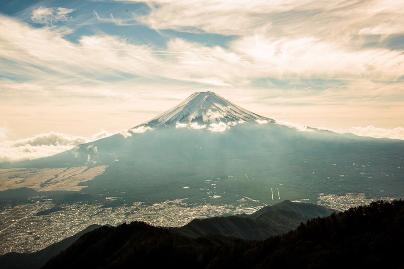 三ツ峠山頂から見た富士山の写真